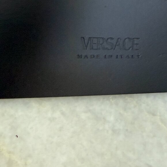 Versace Gold Buckle Black Calf Leather Belt 1011124 Italy, 90, 115, 120 - Picture 4 of 12